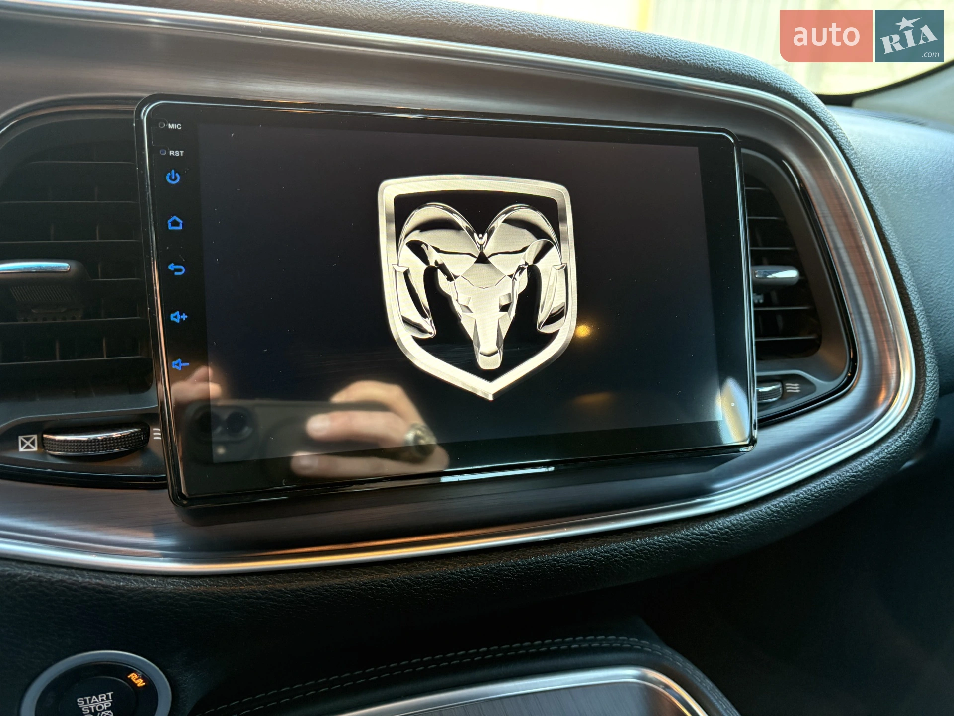 2017 Dodge Challenger - мініатюра 18