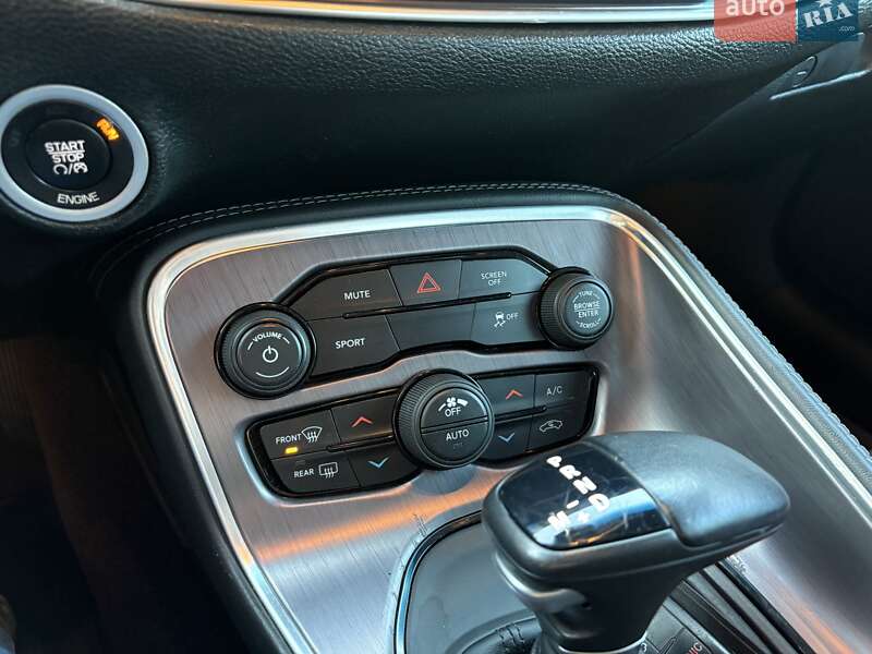 Купе Dodge Challenger 2017 в Киеве