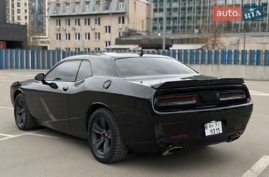 Купе Dodge Challenger 2015 в Києві