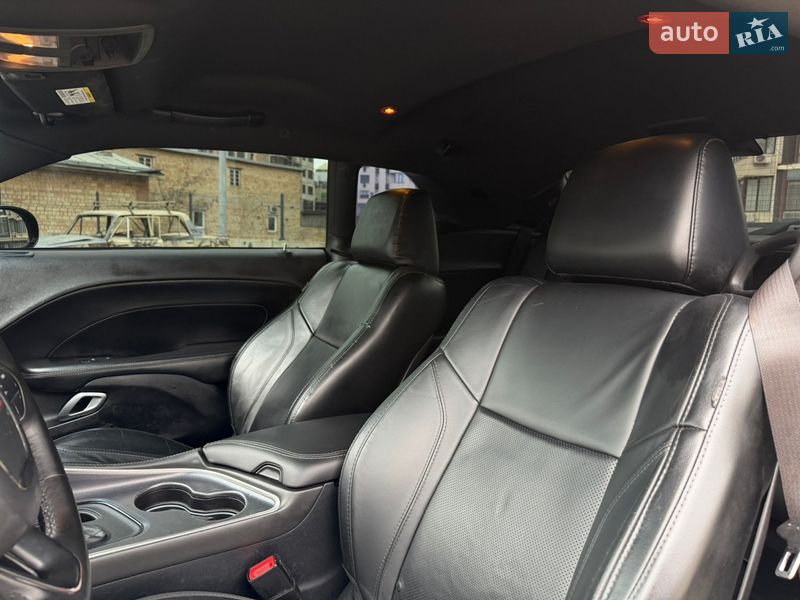 Купе Dodge Challenger 2015 в Киеве
