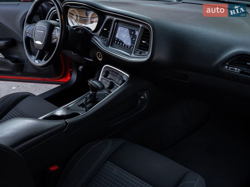 Купе Dodge Challenger 2017 в Дніпрі фото 27 Купе Dodge Challenger 2017 в Дніпрі