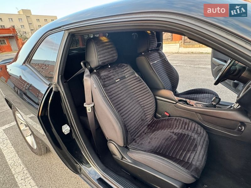 Купе Dodge Challenger 2019 в Броварах