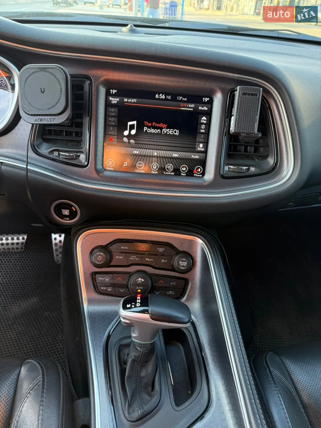 2017 Dodge Challenger - мініатюра 11