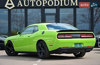 Купе Dodge Challenger 2015 в Киеве