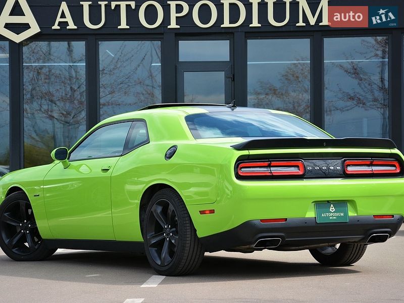 Купе Dodge Challenger 2015 в Киеве