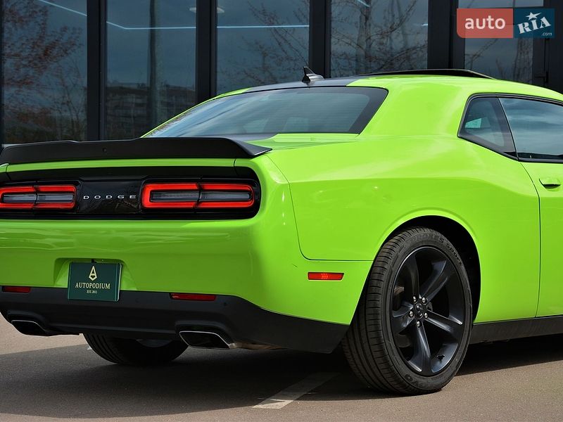 Купе Dodge Challenger 2015 в Киеве