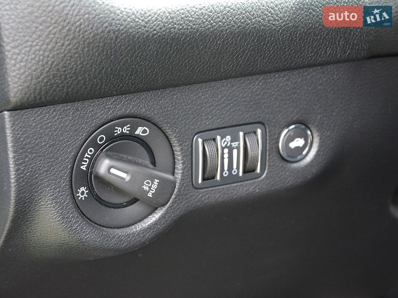 Купе Dodge Challenger 2015 в Киеве