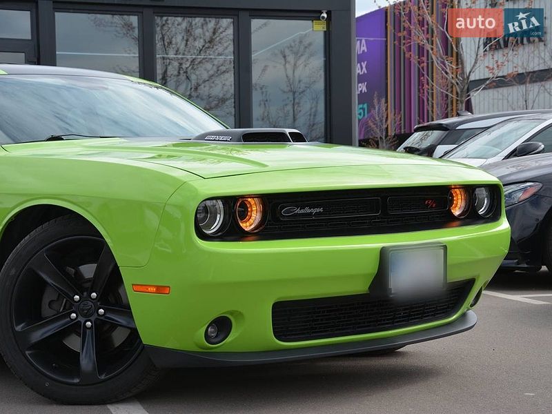 Купе Dodge Challenger 2015 в Киеве