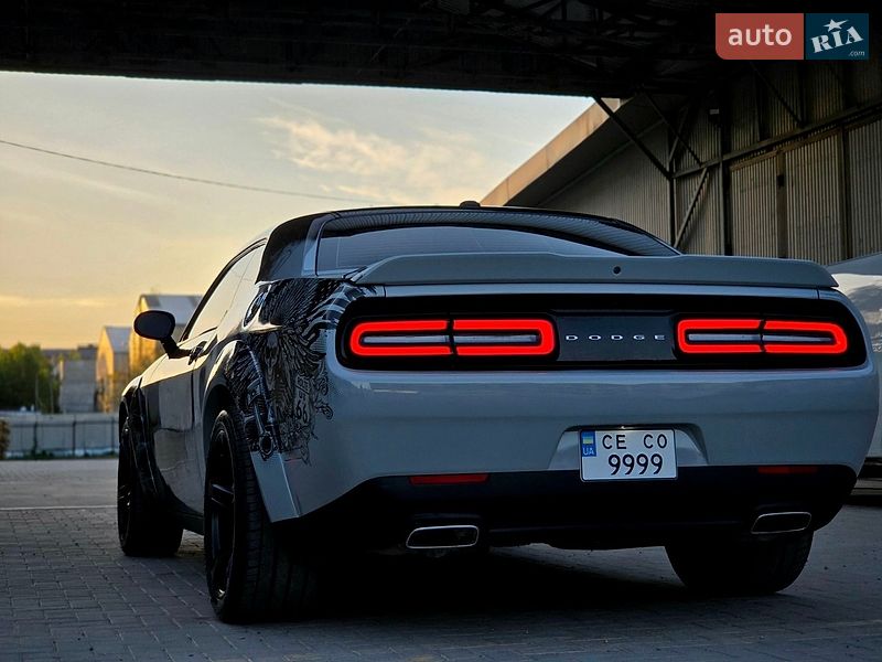 Купе Dodge Challenger 2023 в Черновцах