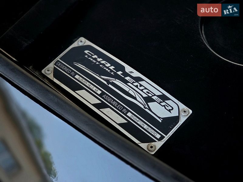 Купе Dodge Challenger 2023 в Черновцах
