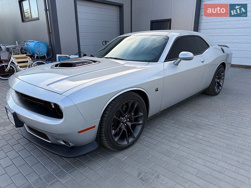 Купе Dodge Challenger 2020 в Киеве