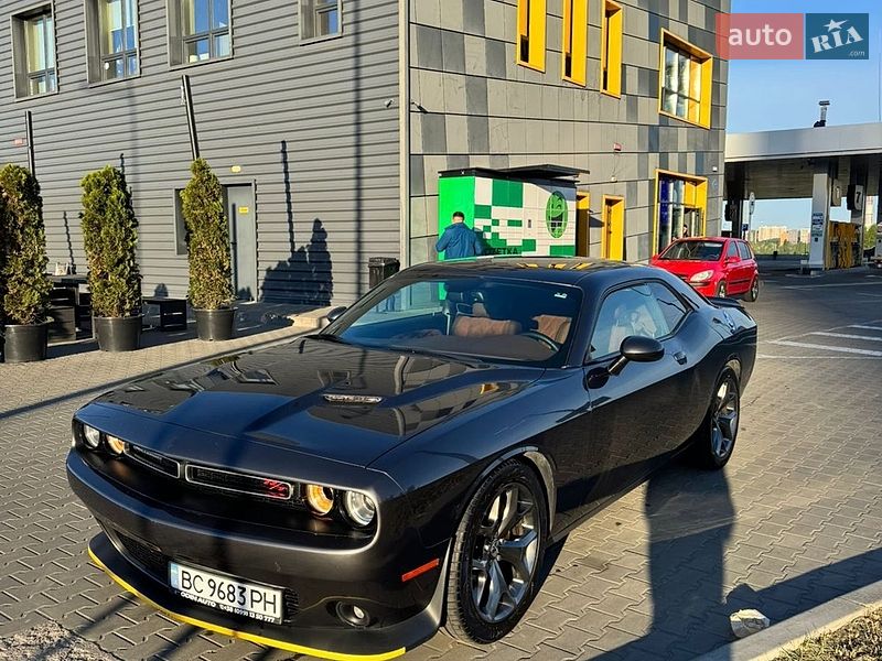 Купе Dodge Challenger 2016 в Киеве