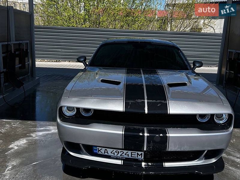 Купе Dodge Challenger 2016 в Киеве