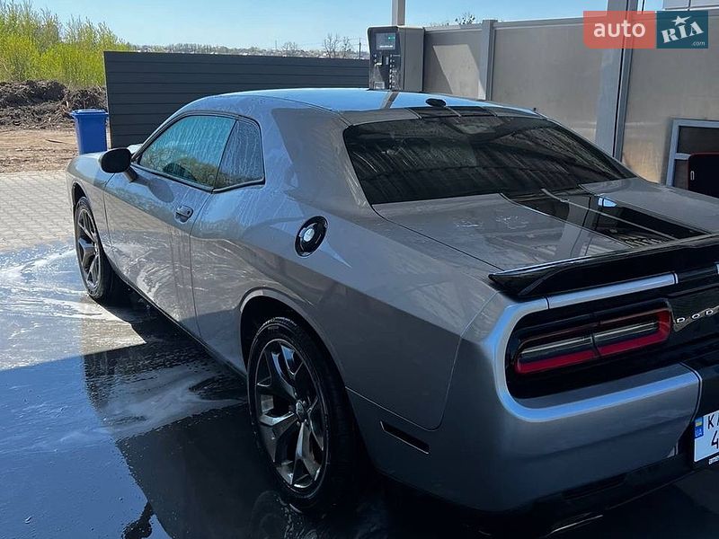 Купе Dodge Challenger 2016 в Киеве