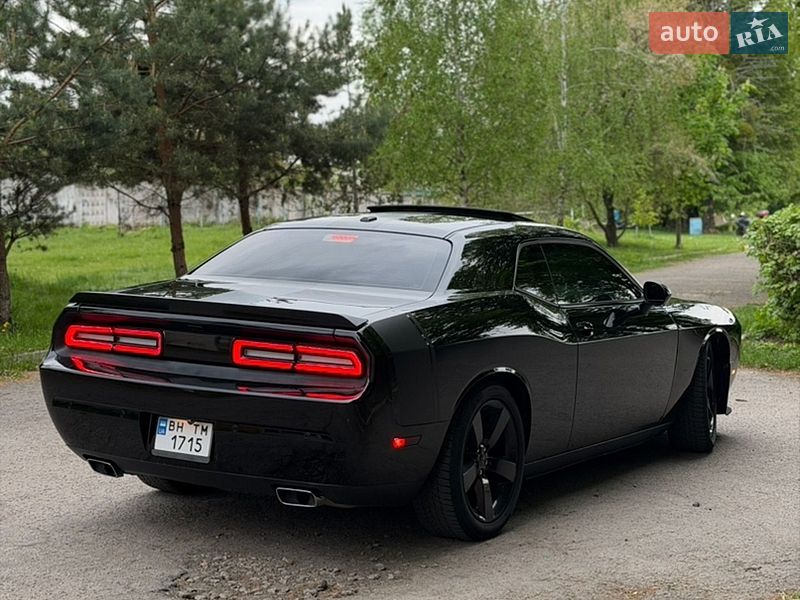 Купе Dodge Challenger 2014 в Киеве