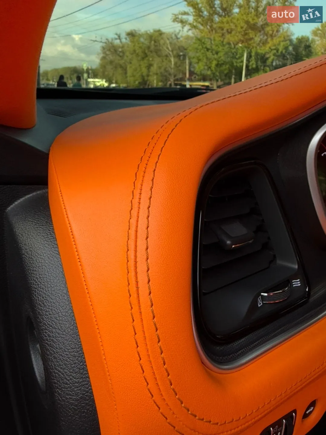 2016 Dodge Challenger - мініатюра 31