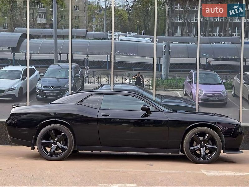 Купе Dodge Challenger 2017 в Києві
