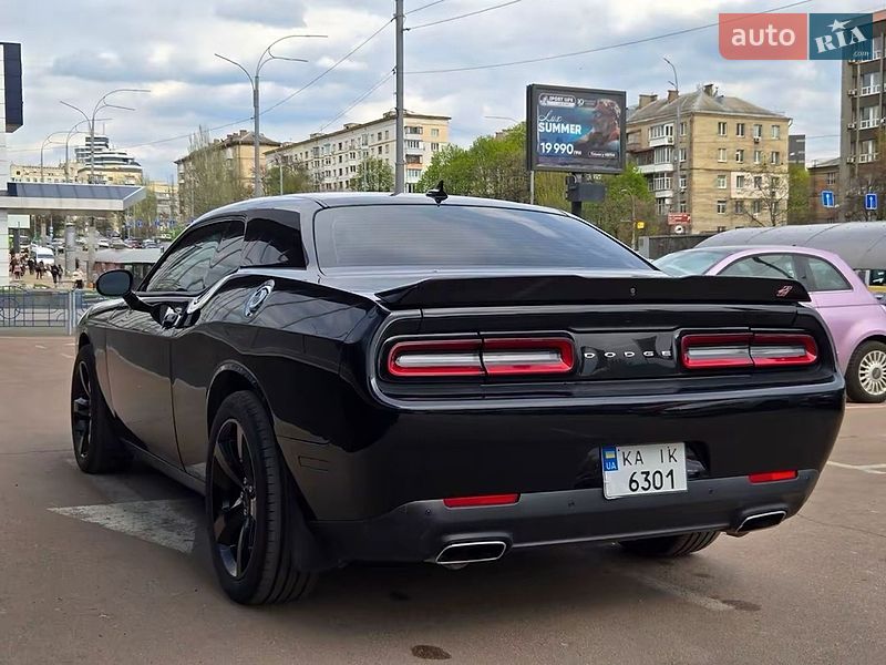 Купе Dodge Challenger 2017 в Києві