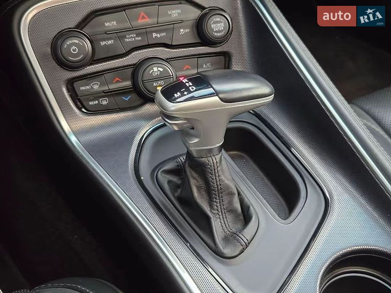 Купе Dodge Challenger 2017 в Києві