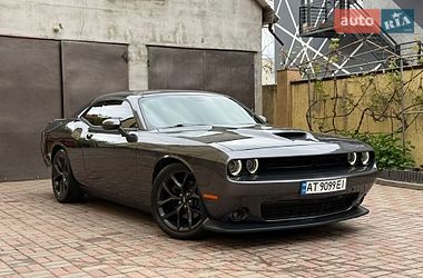 Купе Dodge Challenger 2019 в Калуші