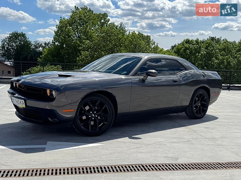 Купе Dodge Challenger 2019 в Львове