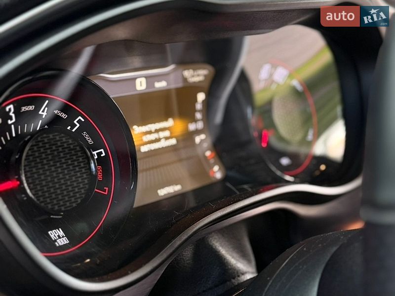 Купе Dodge Challenger 2018 в Києві