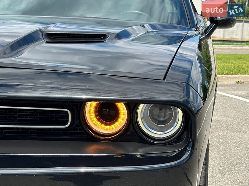 Купе Dodge Challenger 2017 в Киеве