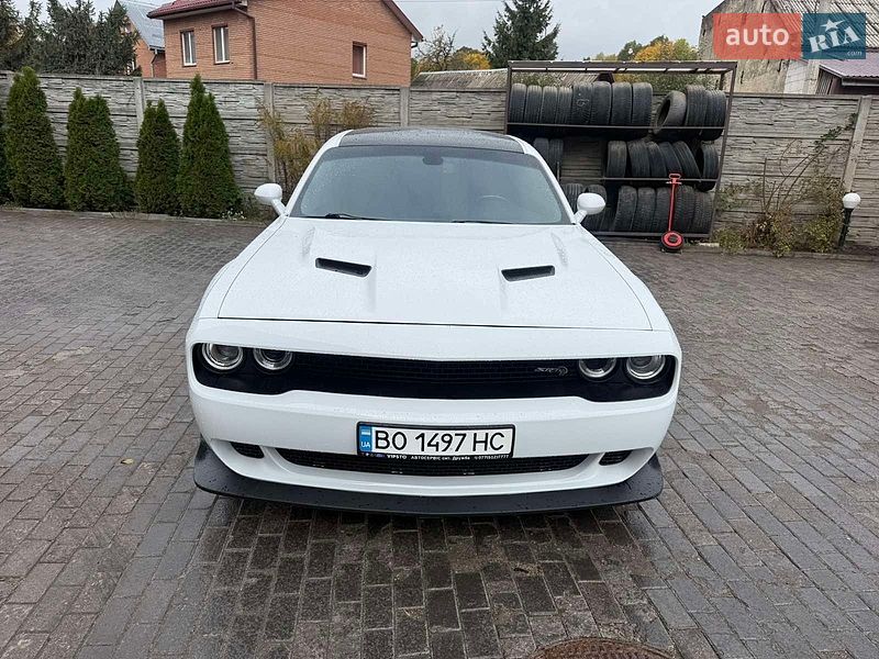 Купе Dodge Challenger 2017 в Львове