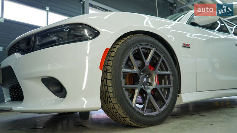 Седан Dodge Charger 2018 в Чернівцях