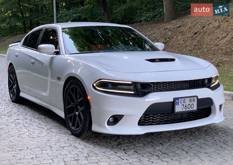 Седан Dodge Charger 2018 в Чернівцях