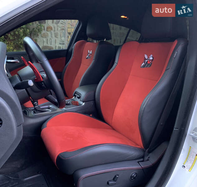 Седан Dodge Charger 2018 в Чернівцях