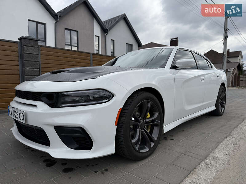 Седан Dodge Charger 2021 в 