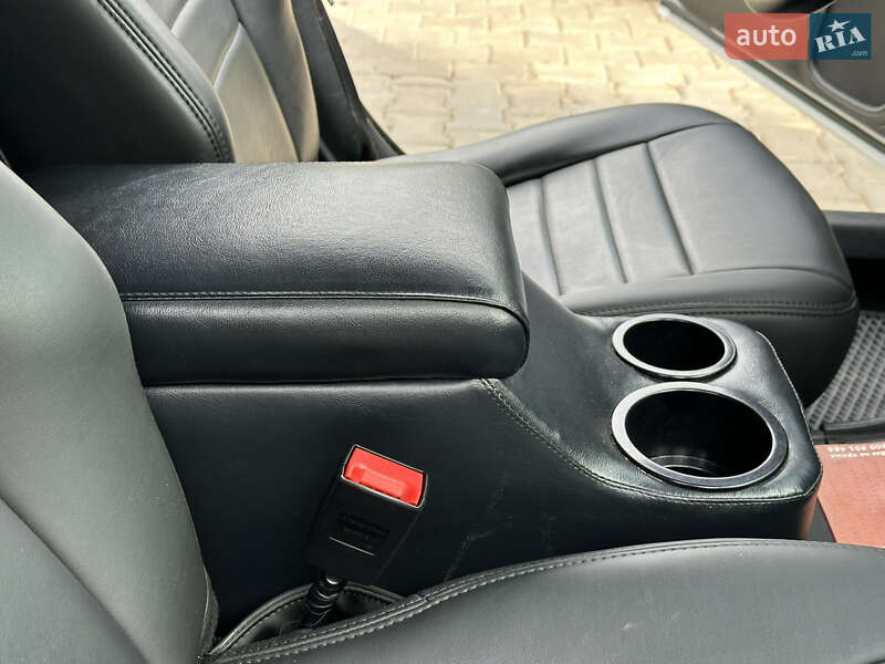 Седан Dodge Charger 2013 в Одесі