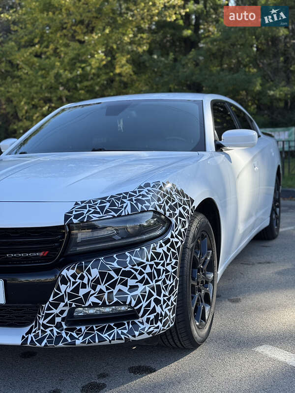 Седан Dodge Charger 2016 в Киеве фото 12 Седан Dodge Charger 2016 в Киеве
