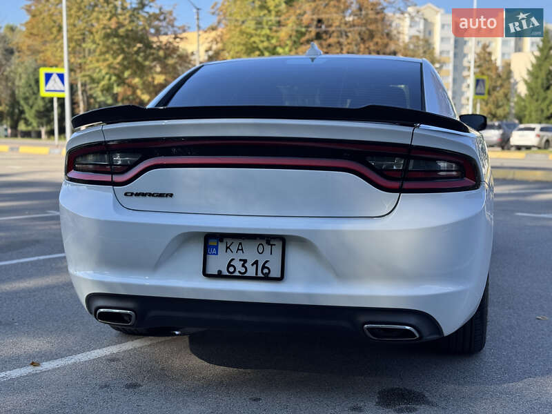 Седан Dodge Charger 2016 в Киеве фото 22 Седан Dodge Charger 2016 в Киеве
