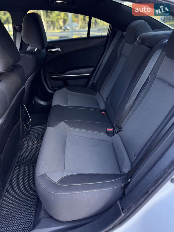 Седан Dodge Charger 2016 в Киеве фото 44 Седан Dodge Charger 2016 в Киеве