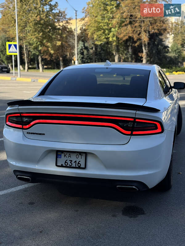 Седан Dodge Charger 2016 в Киеве фото 50 Седан Dodge Charger 2016 в Киеве