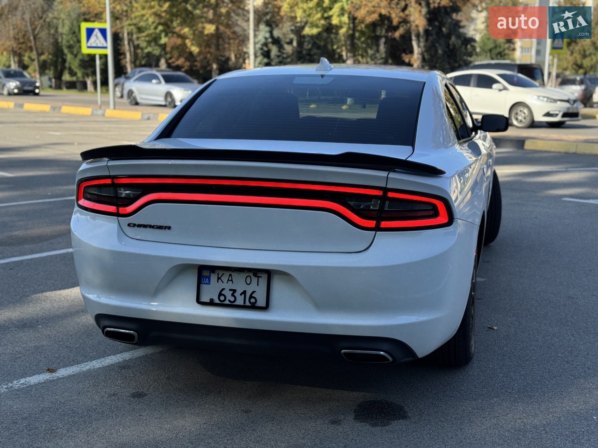 2016 Dodge Charger - мініатюра 23