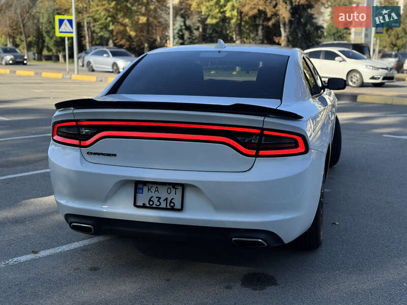 Седан Dodge Charger 2016 в Киеве фото 51 Седан Dodge Charger 2016 в Киеве