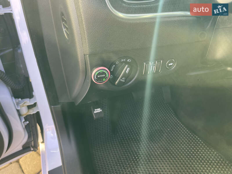 Седан Dodge Charger 2016 в Ковеле