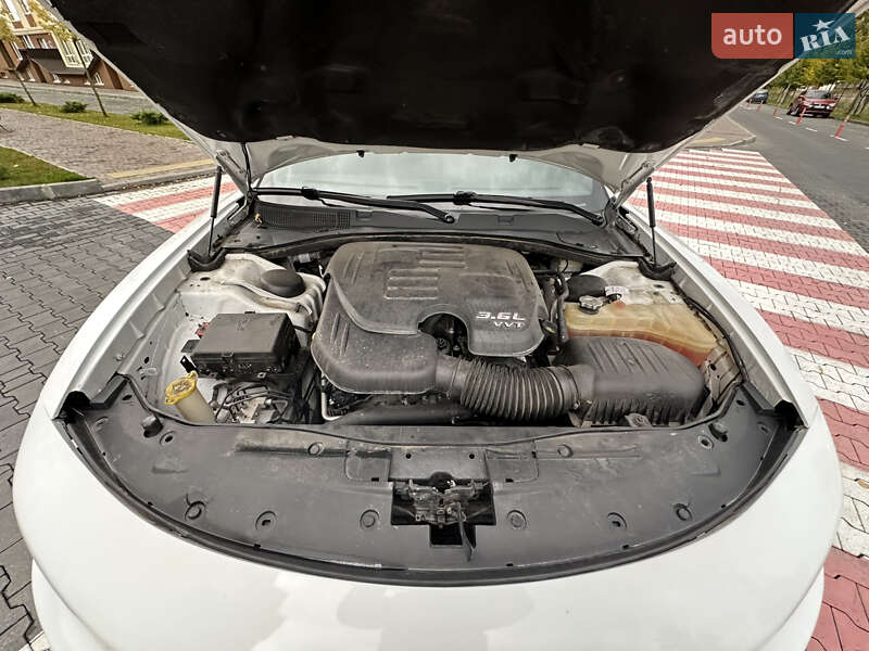Седан Dodge Charger 2015 в Киеве