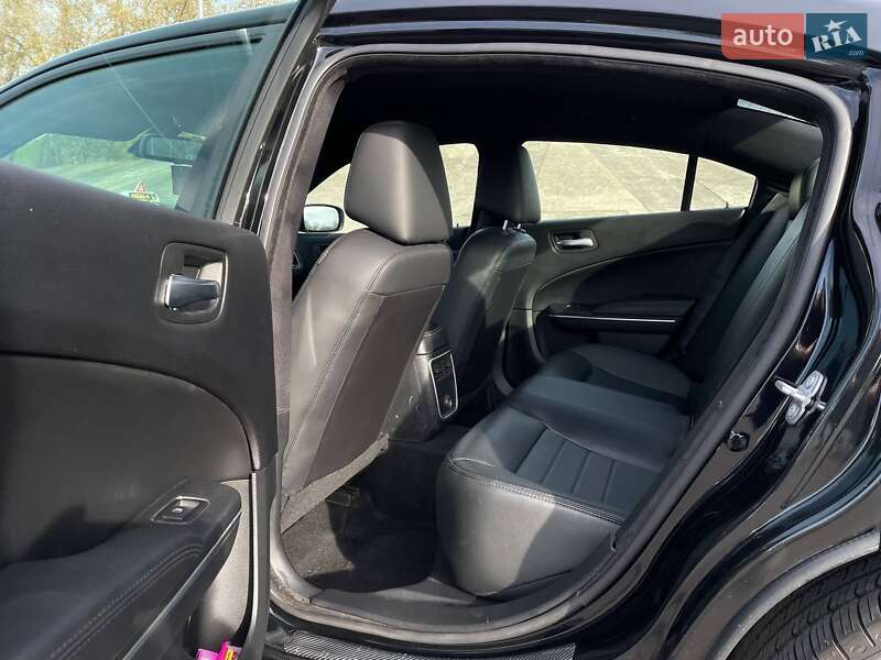 Седан Dodge Charger 2016 в Киеве фото 23 Седан Dodge Charger 2016 в Киеве