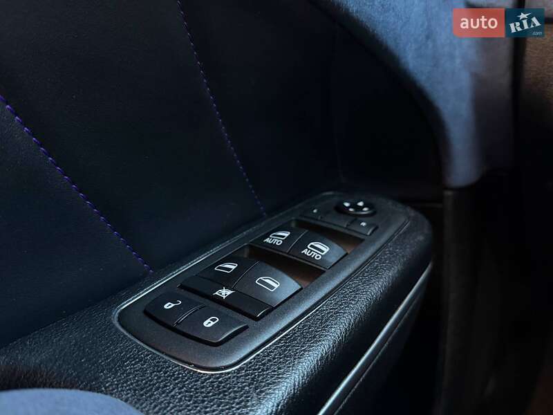 Седан Dodge Charger 2016 в Киеве