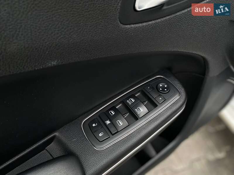 Седан Dodge Charger 2019 в Киеве