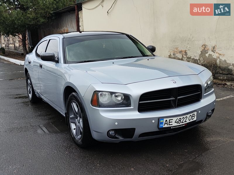 Седан Dodge Charger 2006 в Першотравенске