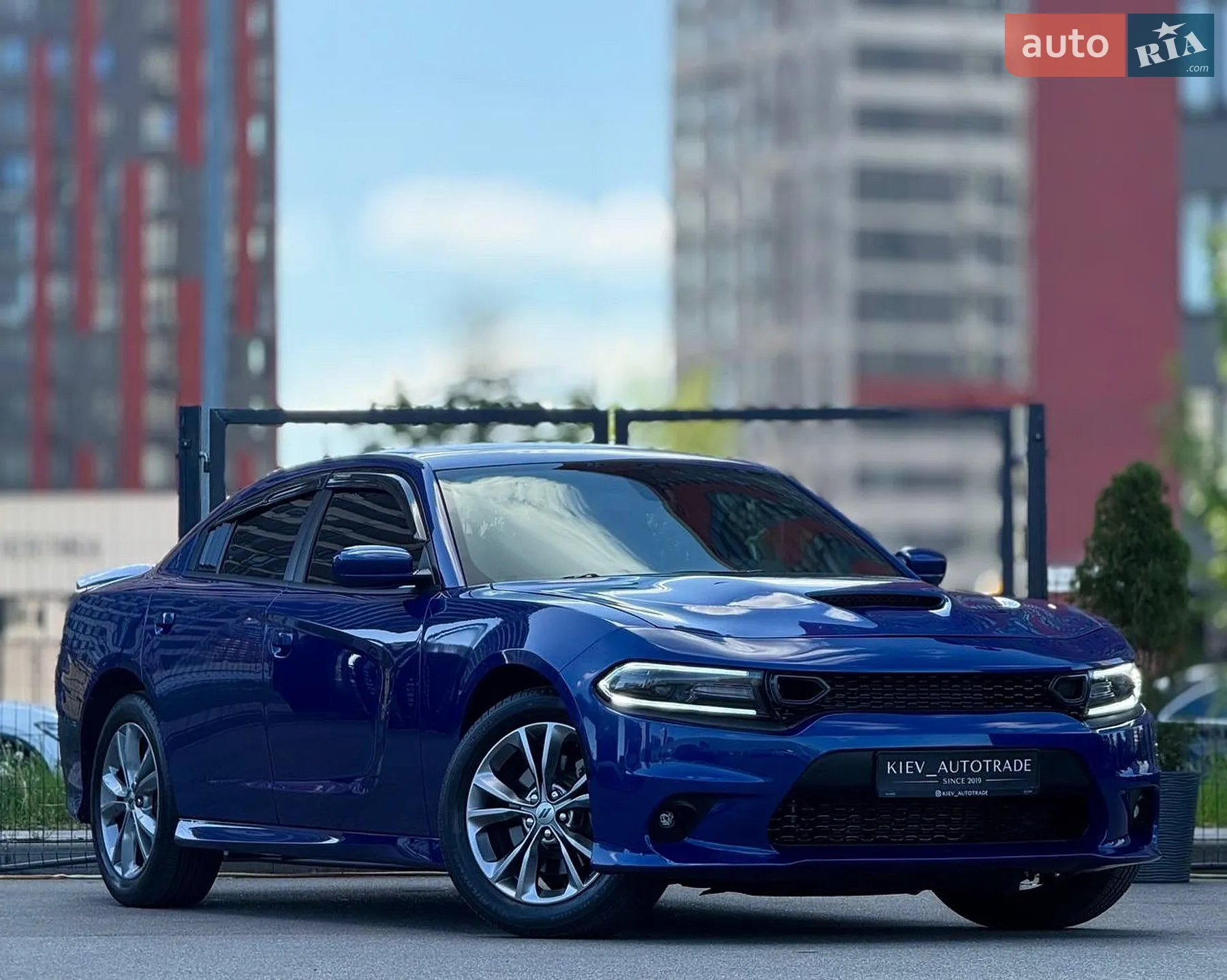 2020 Dodge Charger - фото 1