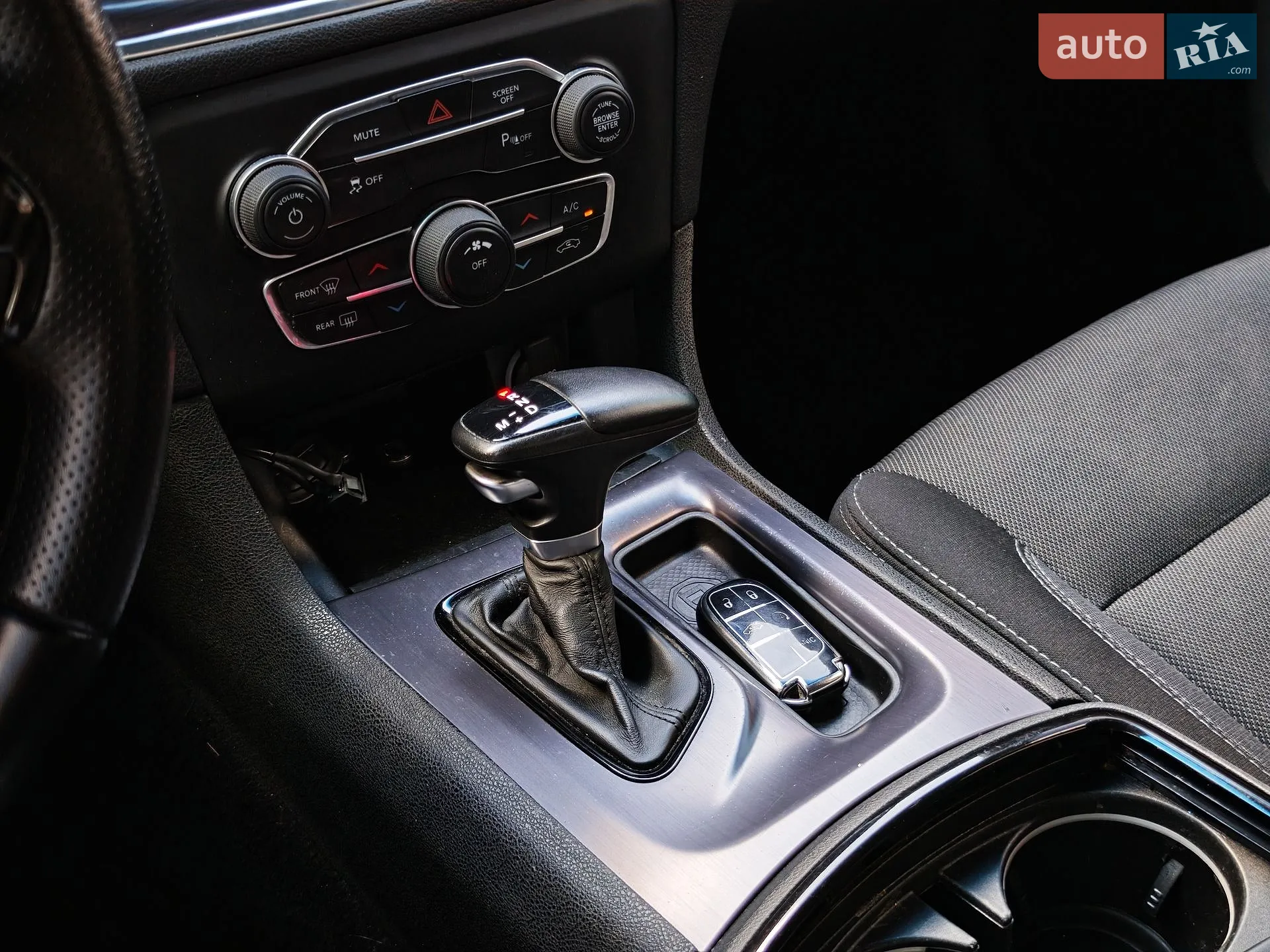 2017 Dodge Charger - мініатюра 40