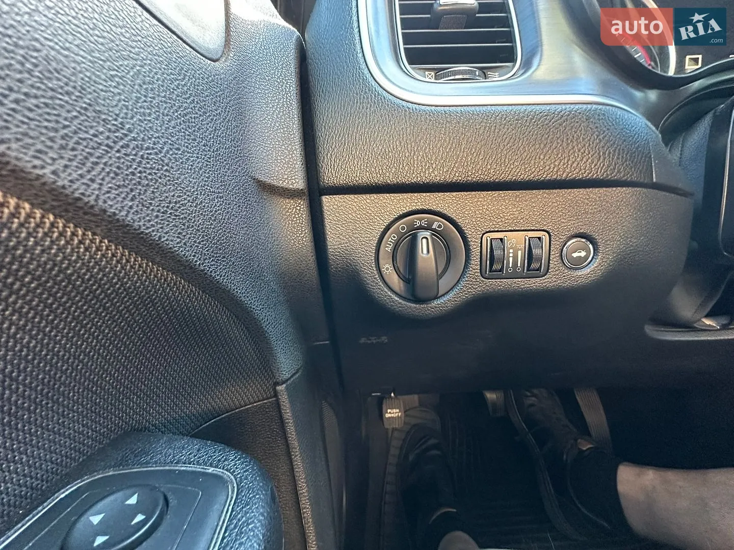 2015 Dodge Charger - мініатюра 44