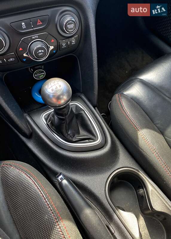 Седан Dodge Dart 2014 в Днепре