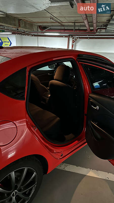 Седан Dodge Dart 2016 в Львове